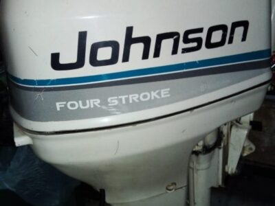 Motor Jhonson 8 HP. 4 tiempos